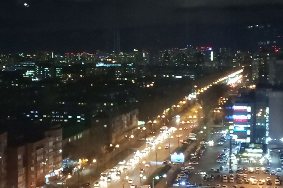 Продаётся 5-комнатная квартира, 230 м²
