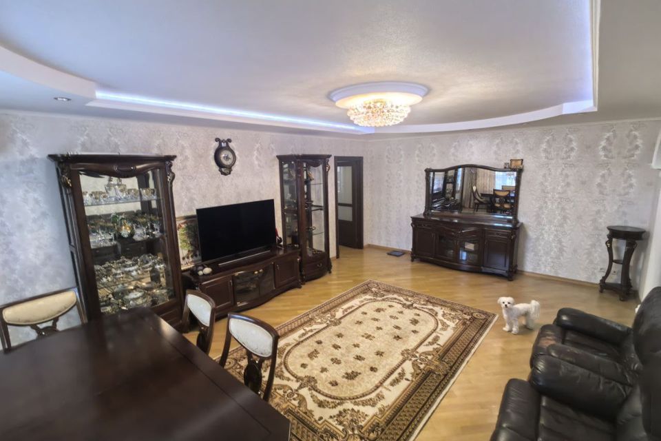 Продаётся 3-комнатная квартира, 103 м²