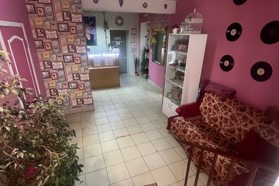 Продаётся торговое помещение, 460 м²