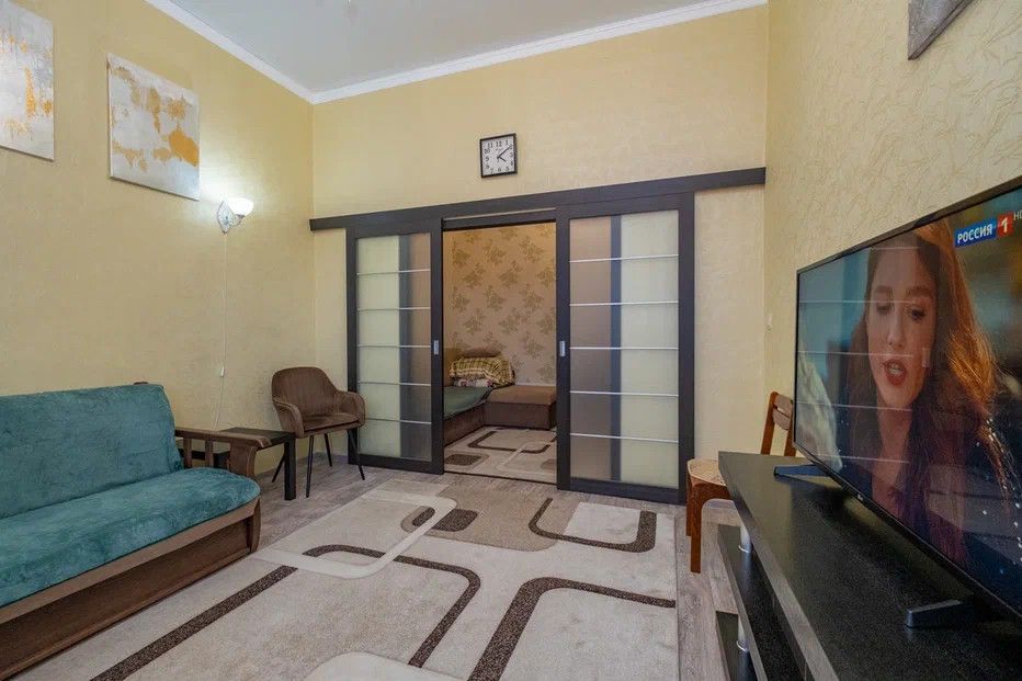 Продаётся 1-комнатная квартира, 42 м²