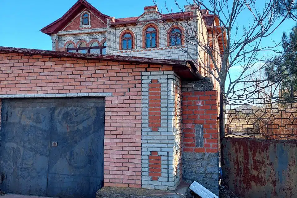 Продаётся 4-этажный дом, 567.8 м²