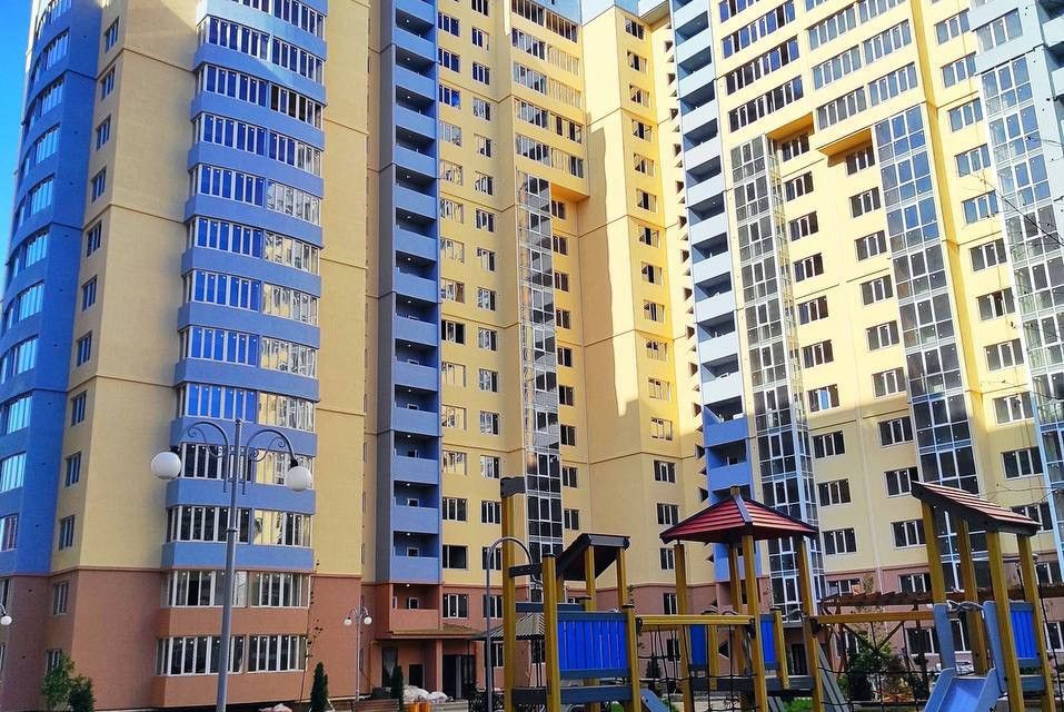 Продаётся 4-комнатная квартира, 127.8 м²