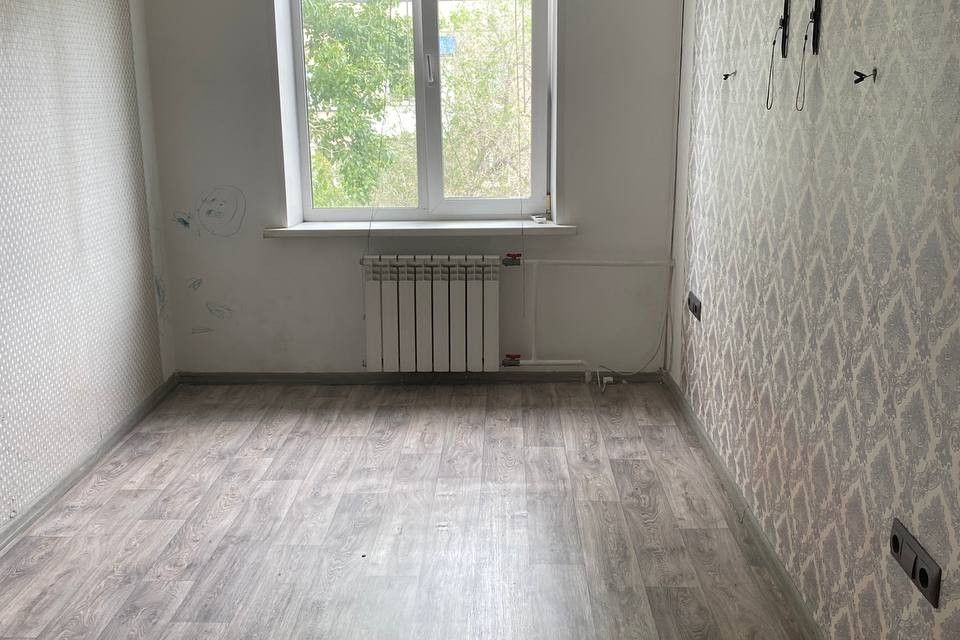 Сдаётся 4-комнатная квартира, 61 м²