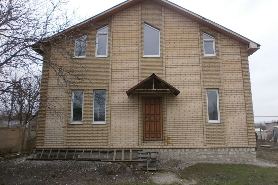 Продаётся 2-этажный дом, 220 м²