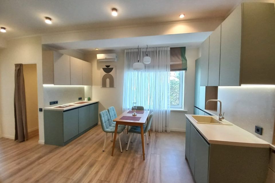 Продаётся 2-комнатная квартира, 57 м²