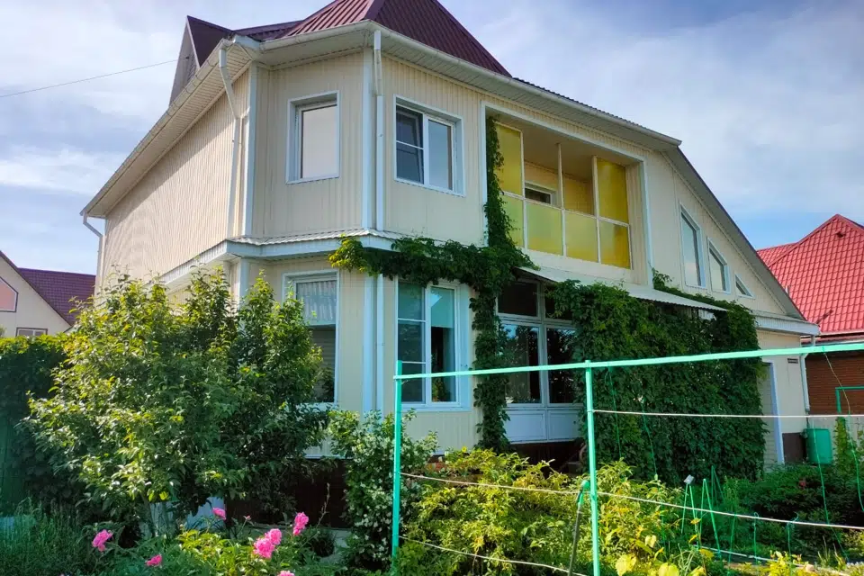 Продаётся 2-этажный дом, 287.4 м²