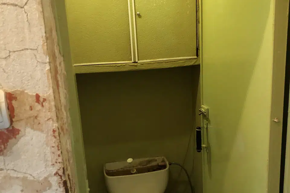 Продаётся комната в 5-комн. квартире, 12.6 м²