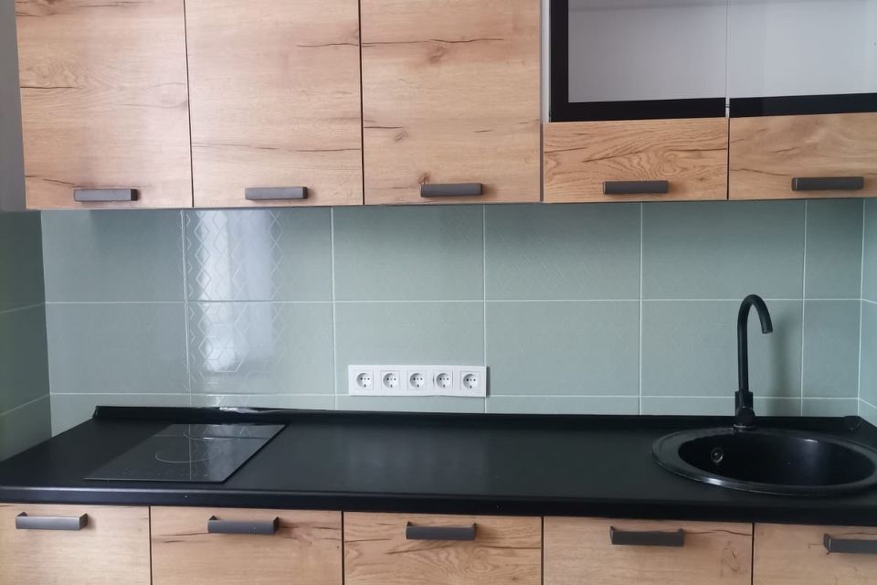 Продаётся 3-комнатная квартира, 49.3 м²
