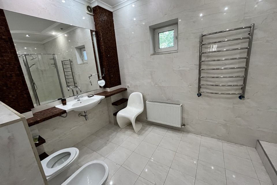 Продаётся 2-этажный дом, 223 м²