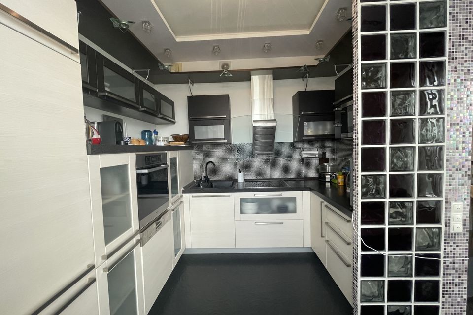 Продаётся 2-комнатная квартира, 85.3 м²