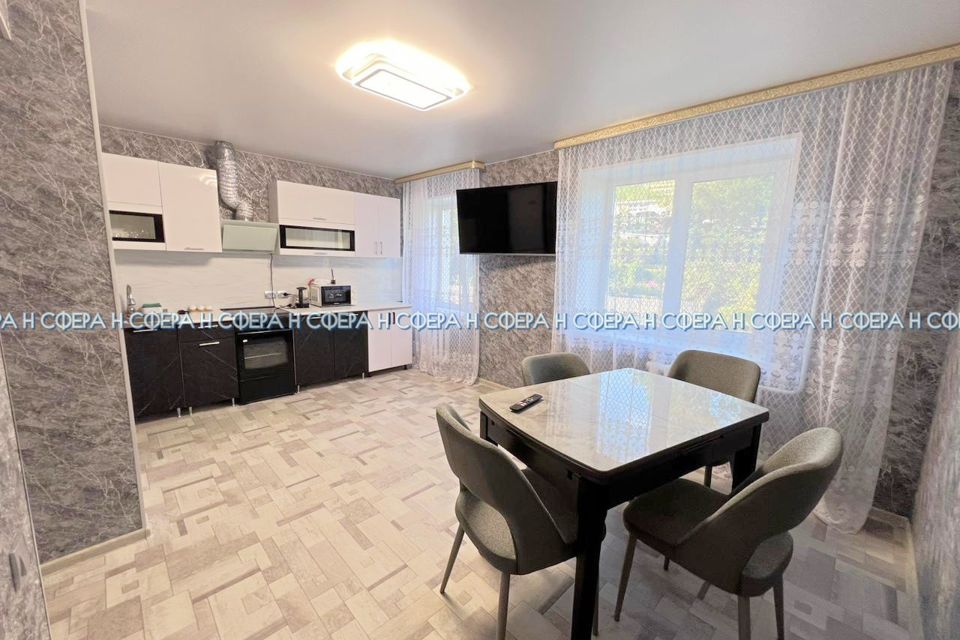 Продаётся 3-комнатная квартира, 55.6 м²