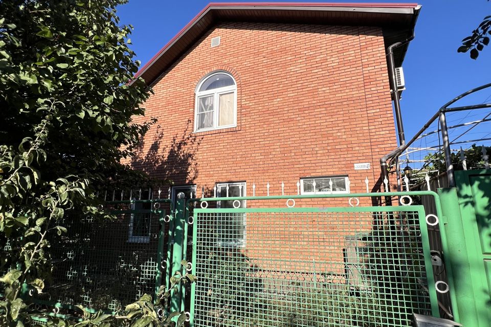 Продаётся 2-этажный дом, 210.7 м²
