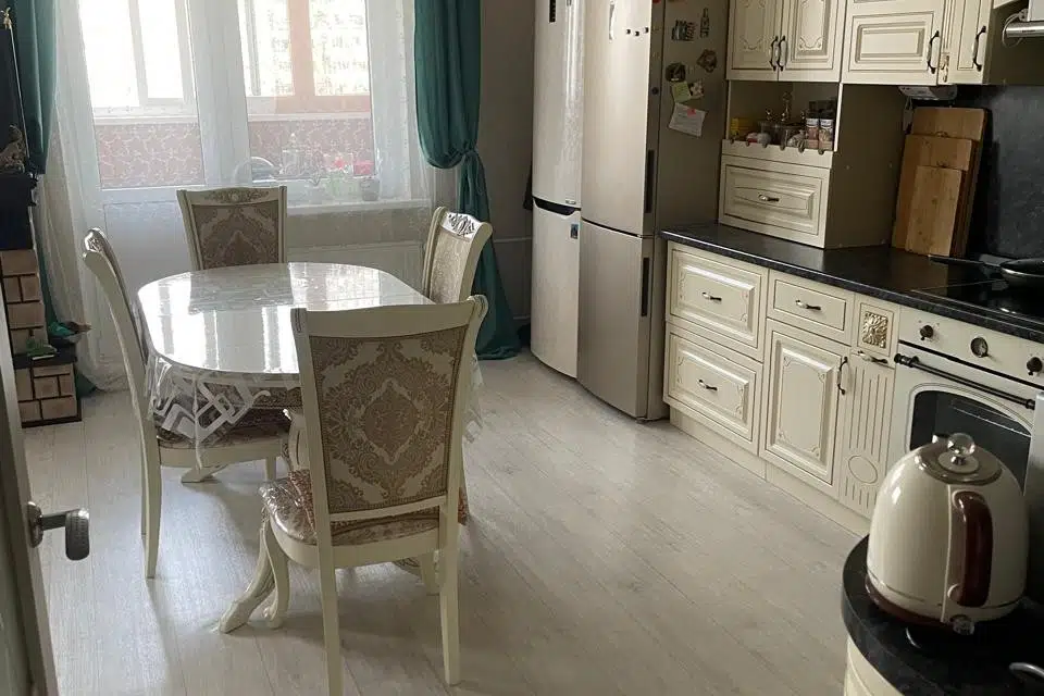 Продаётся 3-комнатная квартира, 81 м²