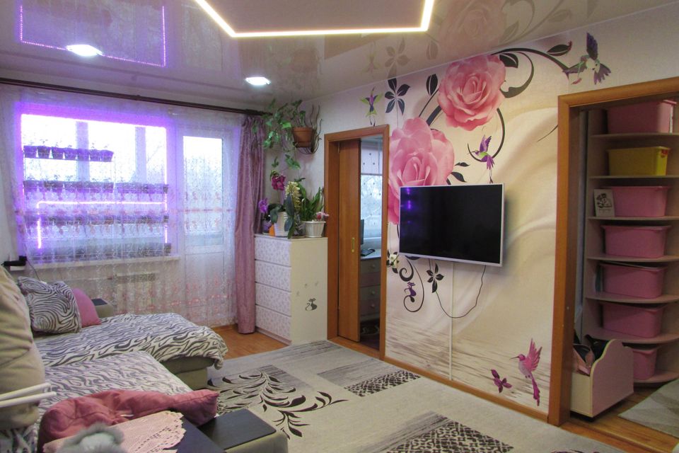 Продаётся 4-комнатная квартира, 60.6 м²