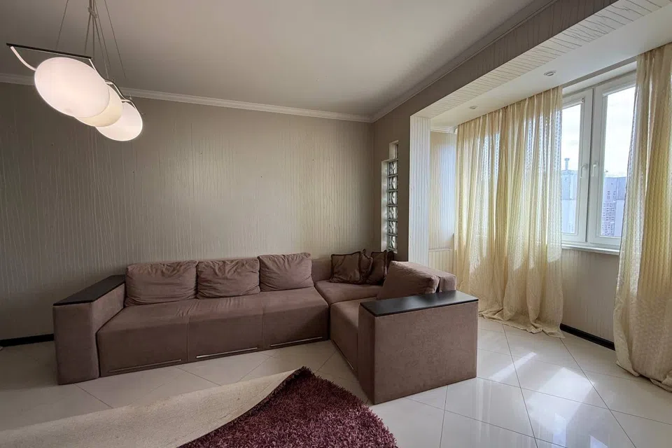 Продаётся 4-комнатная квартира, 110 м²