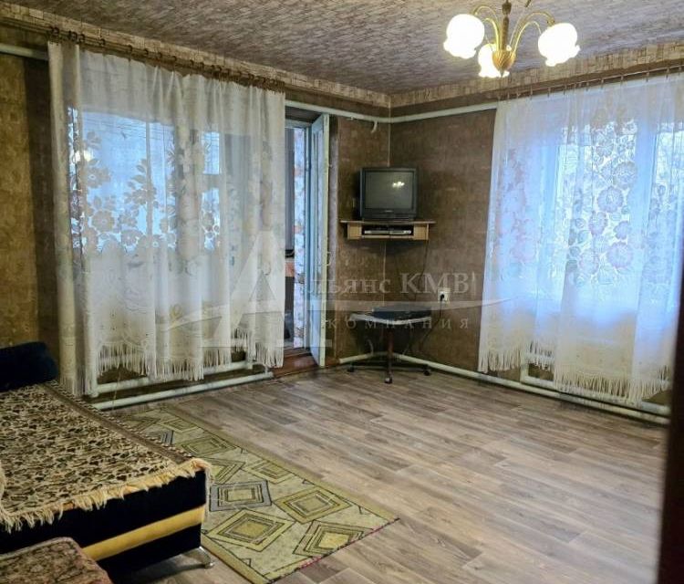 Продаётся 4-комнатная квартира, 76.1 м²