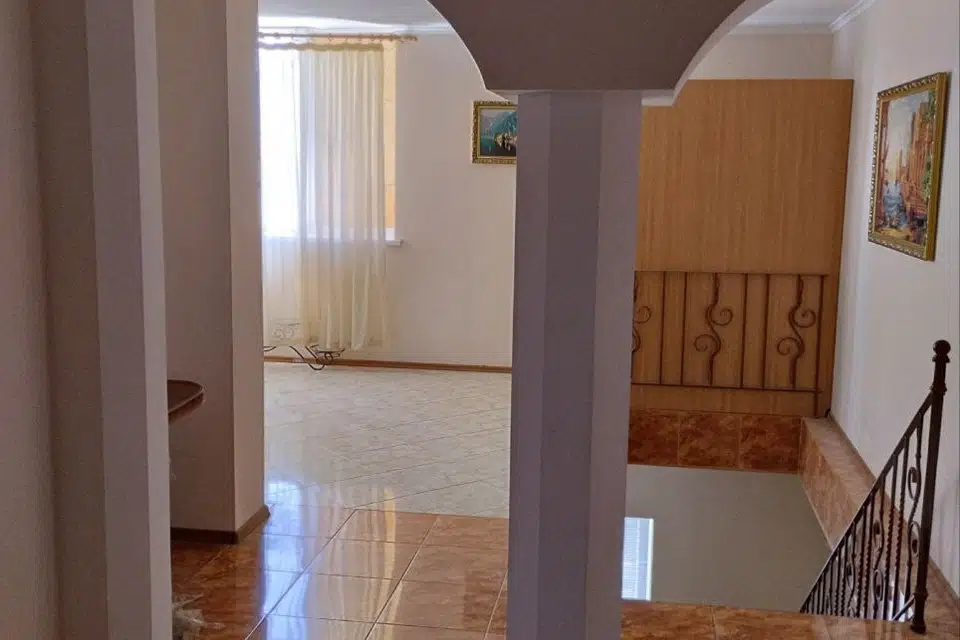 Продаётся 3-этажный дом, 212 м²