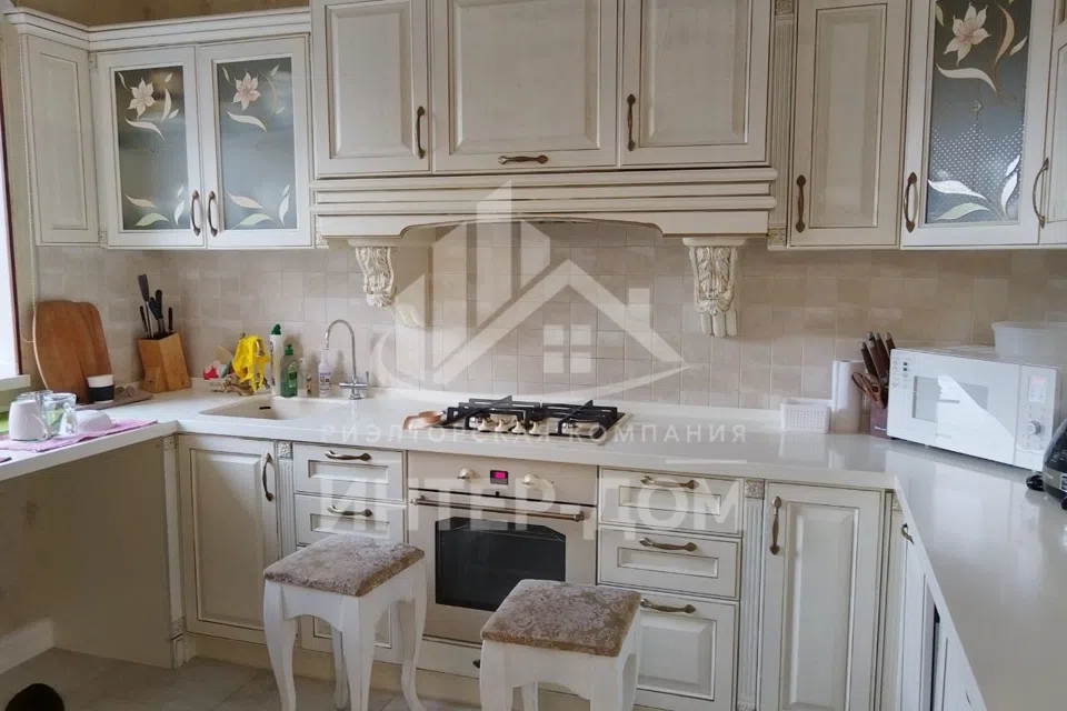 Продаётся 2-этажный дом, 232 м²