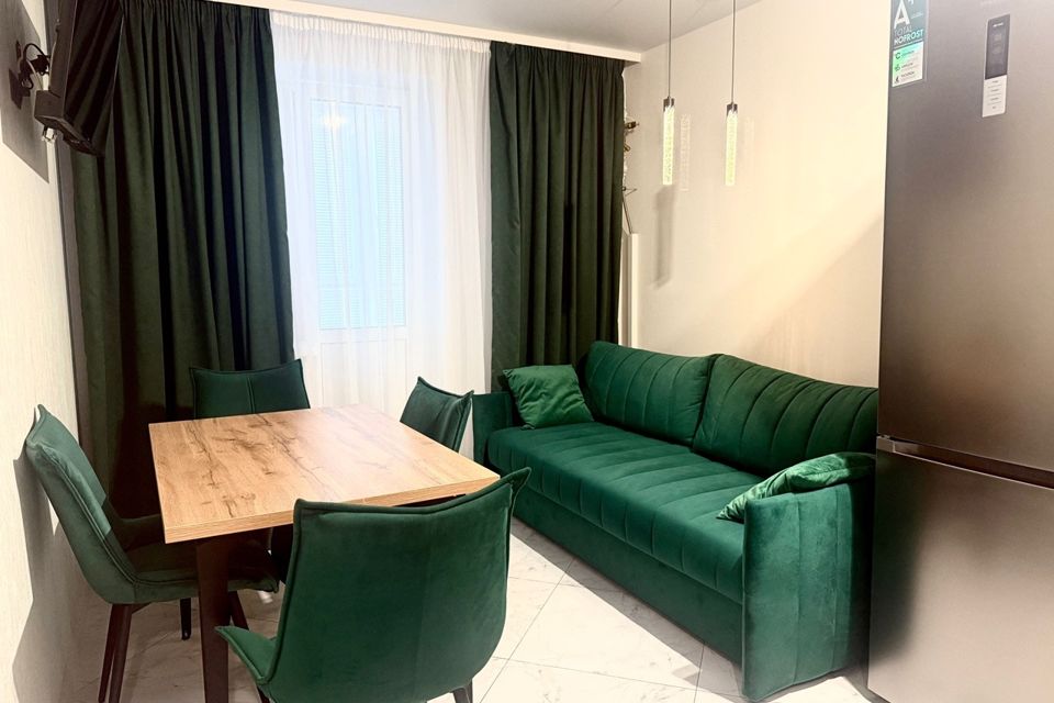 Продаётся 1-комнатная квартира, 42 м²