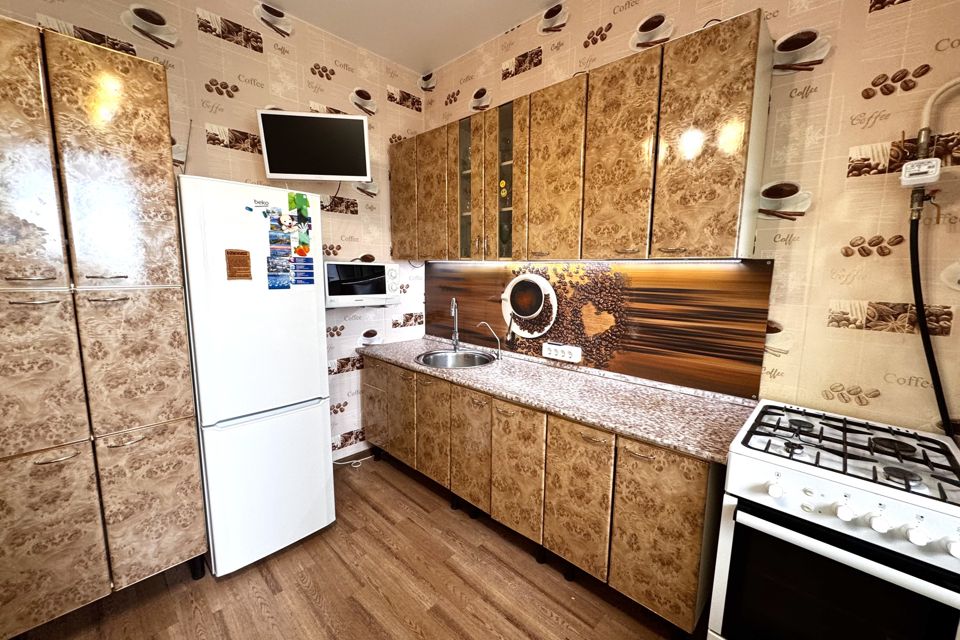 Продаётся 1-комнатная квартира, 42.6 м²