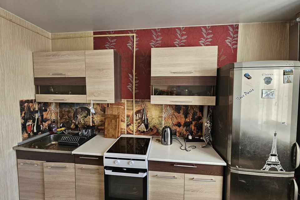 Продаётся 2 комнаты в 5-комн. квартире, 37.7 м²