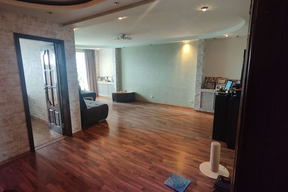 Продаётся 2-комнатная квартира, 67.8 м²