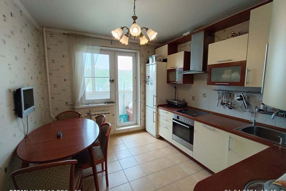 Продаётся 4-комнатная квартира, 105 м²
