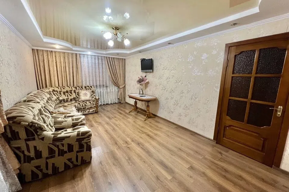 Продаётся 4-комнатная квартира, 115 м²