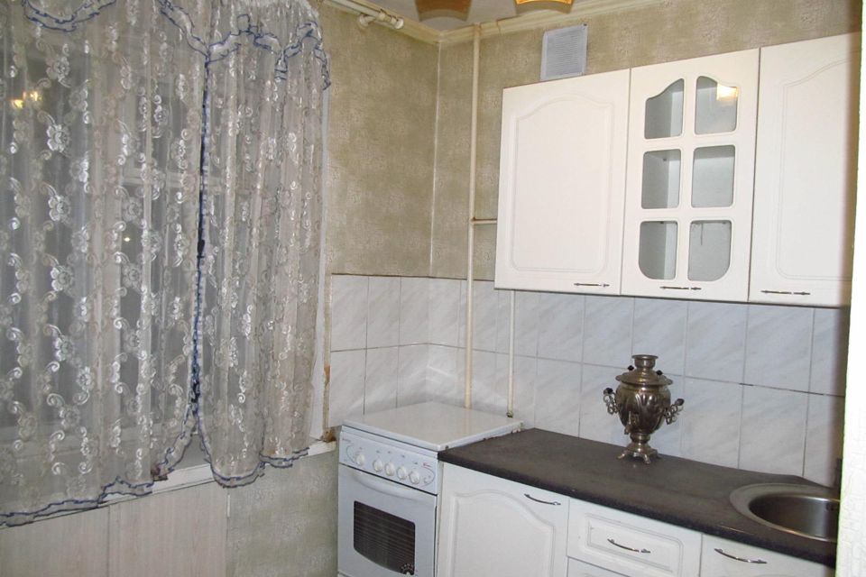 Продаётся 3-комнатная квартира, 50.5 м²