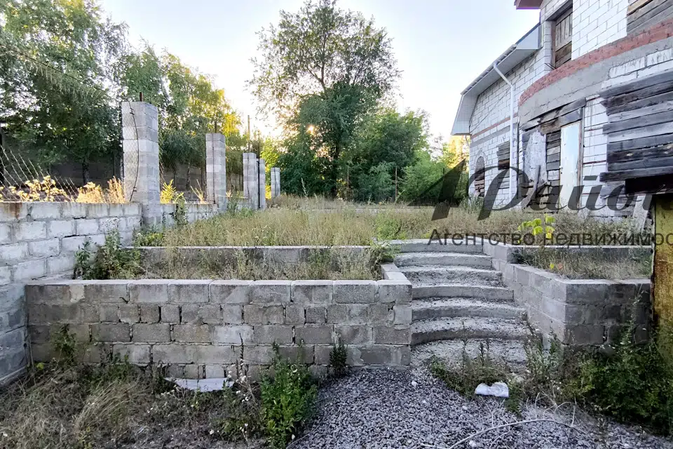 Продаётся 2-этажный дом, 260 м²