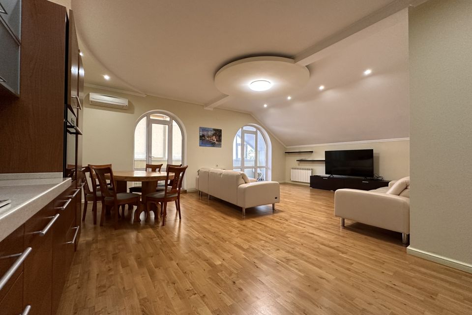 Продаётся студия, 115 м²