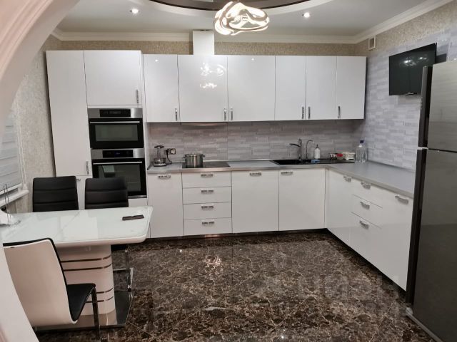 Продаётся 3-комнатная квартира, 110 м²