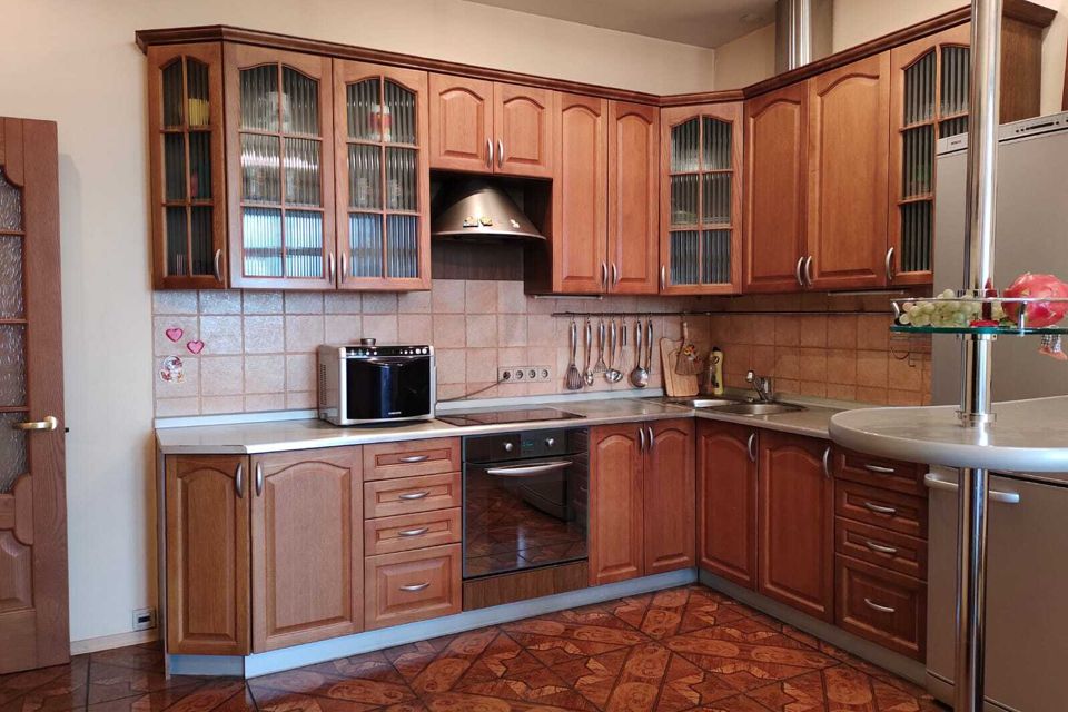 Продаётся 1-комнатная квартира, 78 м²