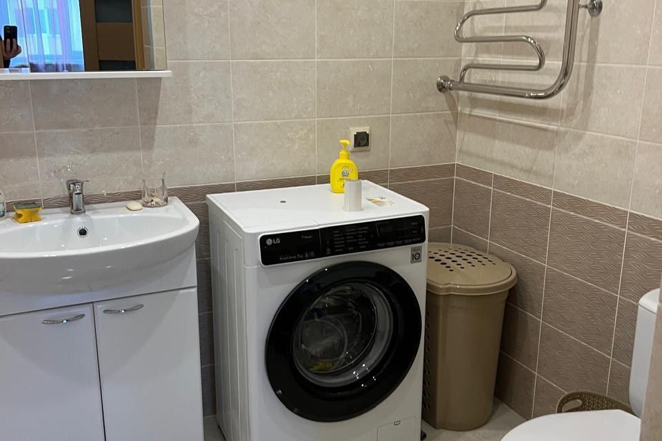 Сдаётся 2-комнатная квартира, 73 м²