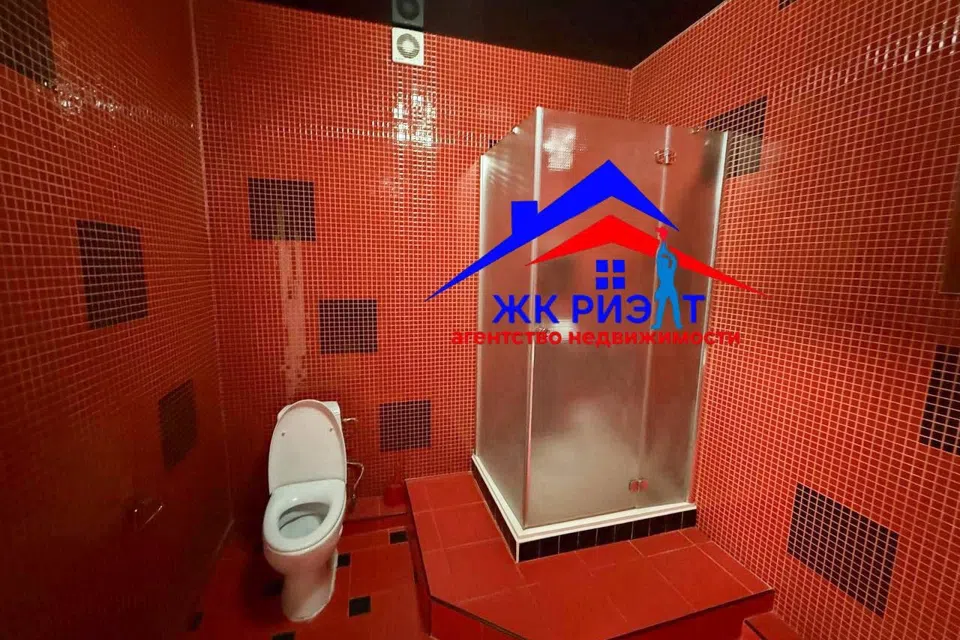 Сдаётся 2-этажный дом, 150 м²