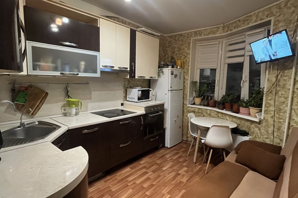 Продаётся 1-комнатная квартира, 38 м²