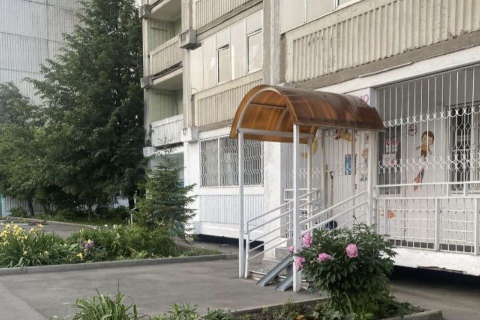 Продаётся 1-комнатная квартира, 42 м²