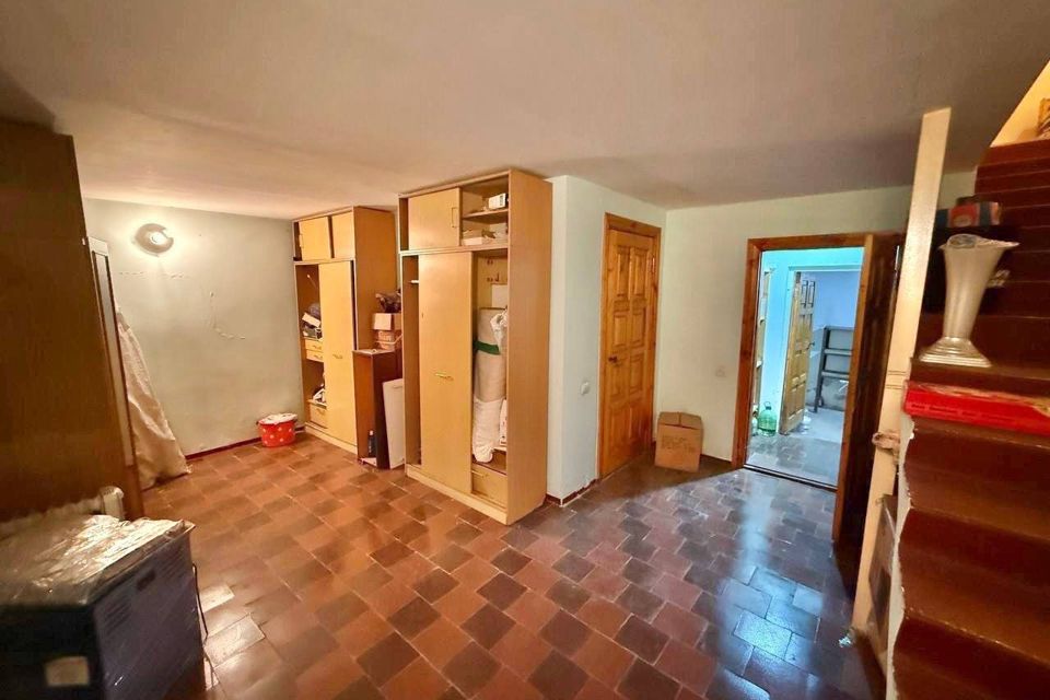 Продаётся 3-этажный дом, 250 м²