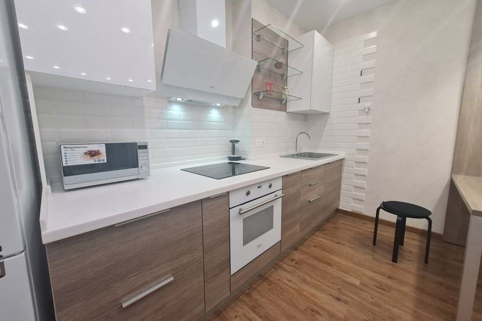 Сдаётся 2-комнатная квартира, 56 м²