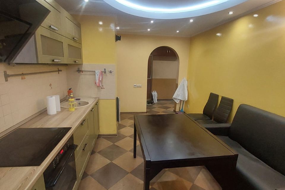 Продаётся 2-комнатная квартира, 65 м²