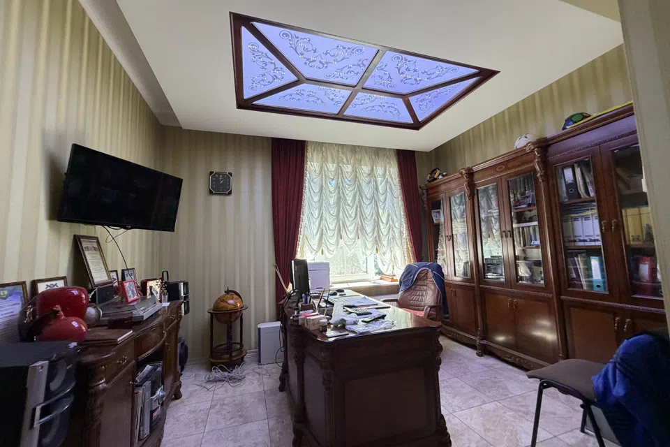Продаётся 3-этажный дом, 397 м²