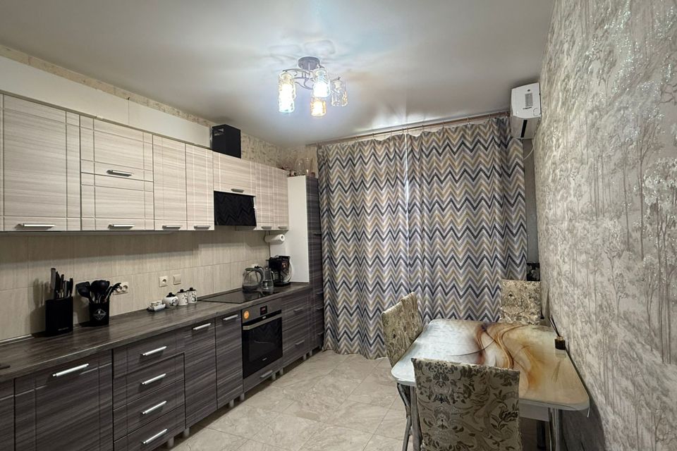 Продаётся 2-комнатная квартира, 63.7 м²