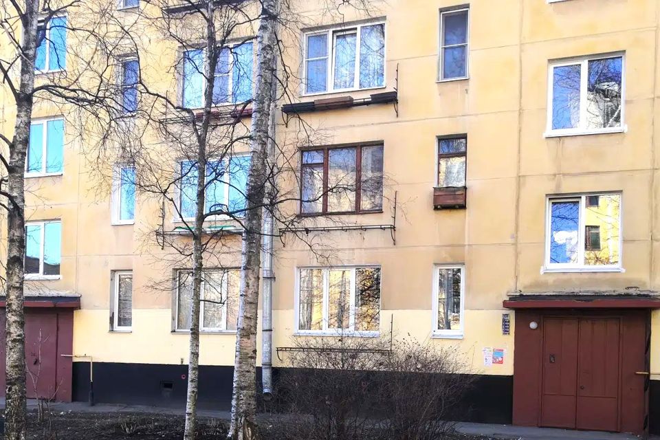 Продаётся 4-комнатная квартира, 48.6 м²