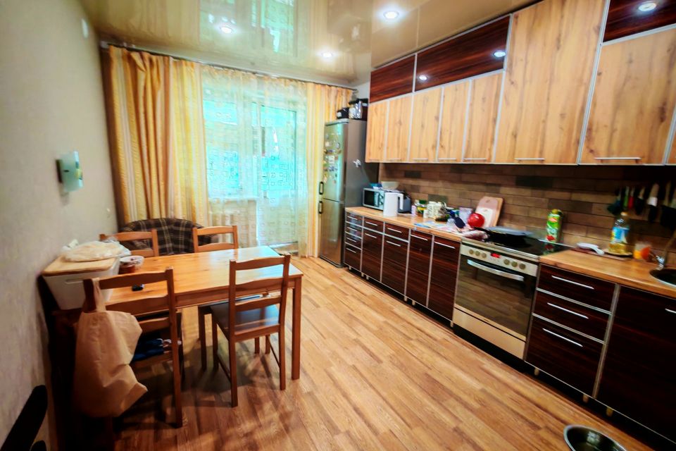 Продаётся 2-комнатная квартира, 80.8 м²