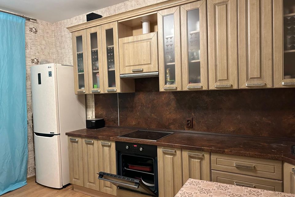 Продаётся 1-комнатная квартира, 58 м²