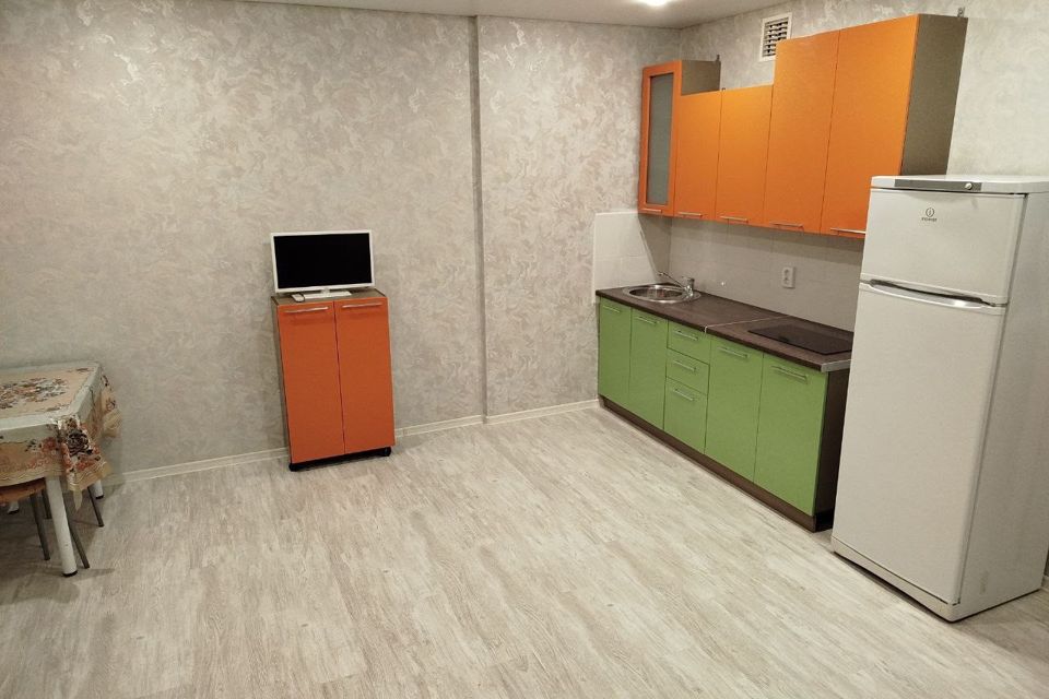 Сдаётся 1-комнатная квартира, 131 м²