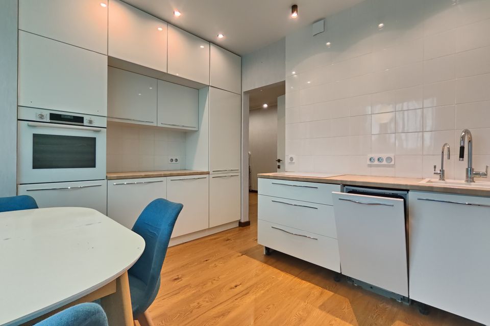 Продаётся 2-комнатная квартира, 63.3 м²