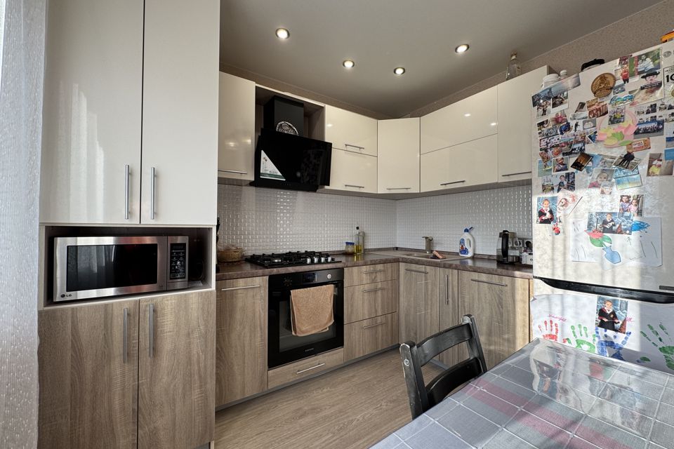 Продаётся 2-комнатная квартира, 58.7 м²