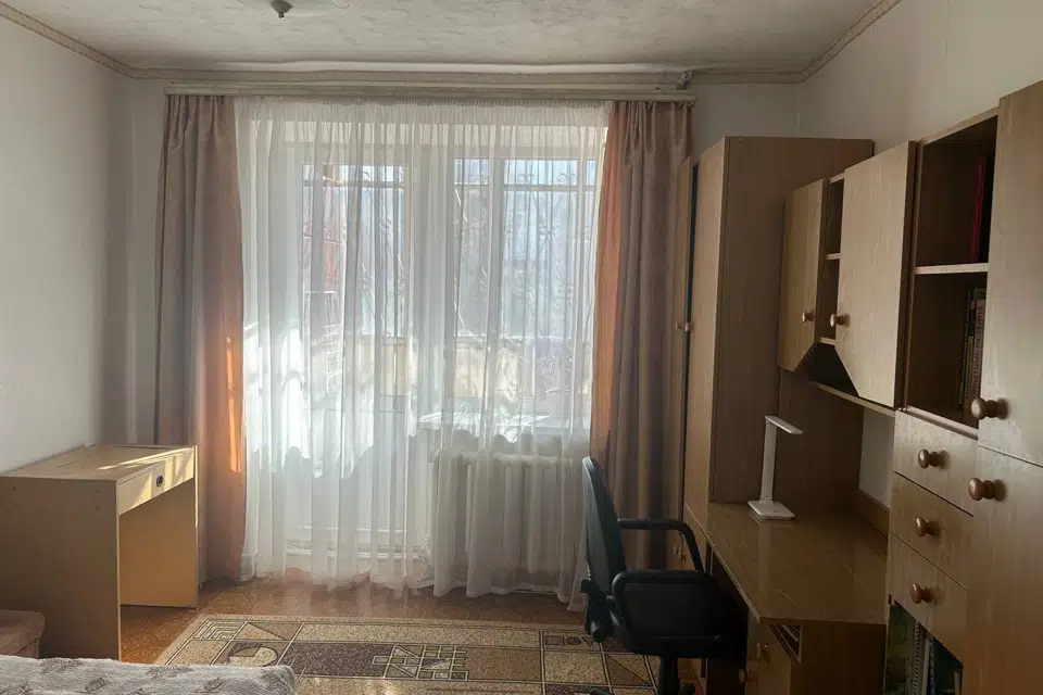 Продаётся 4-комнатная квартира, 87 м²