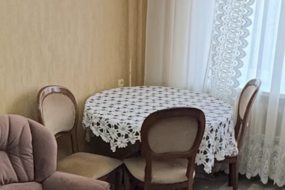 Продаётся 3-комнатная квартира, 637 м²